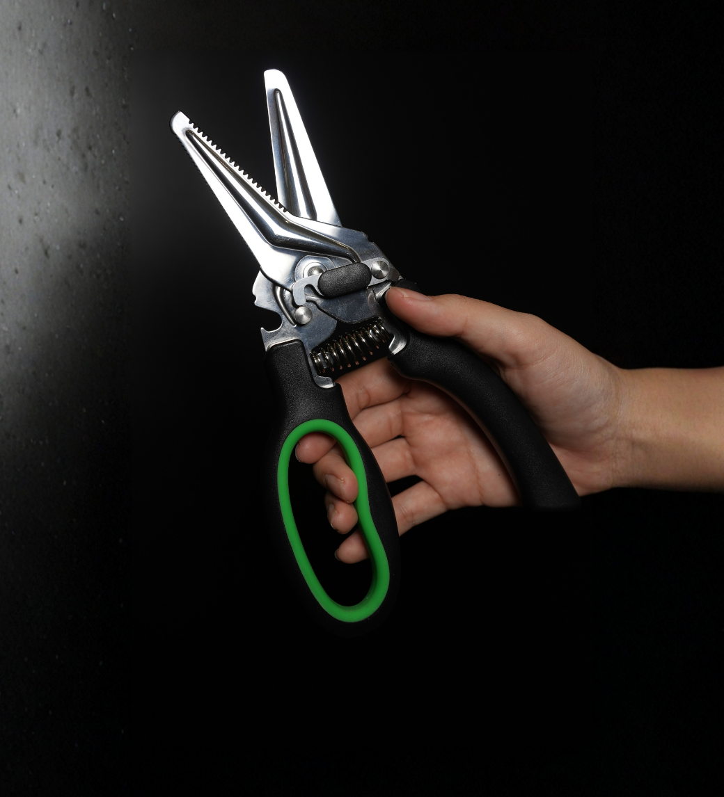 Multifunctional Scissors